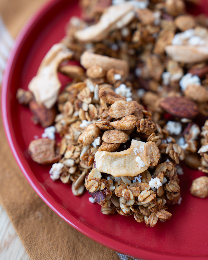 Granola Pomme d'amour - Cacahuètes pralinées & pomme
