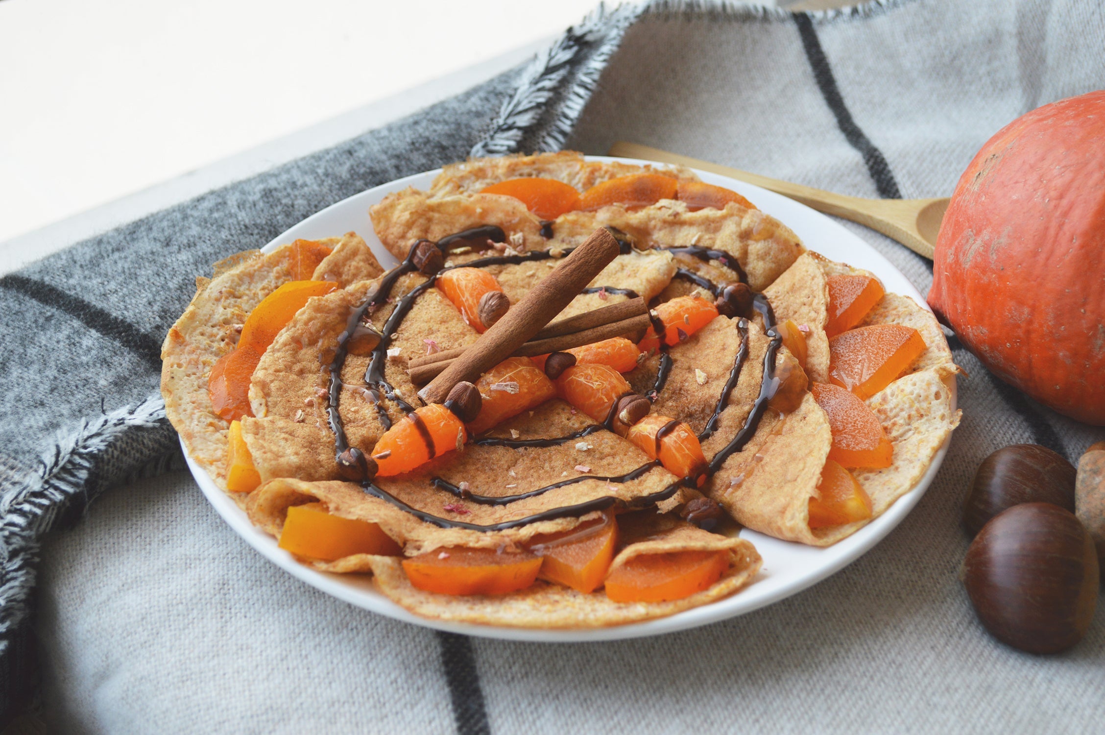 Crêpes au potiron ultra moelleuses (sans beurre, ni sucre raffiné)