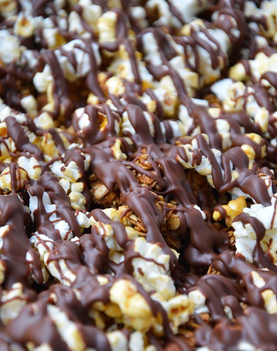 230403_granola-pop-cornchoco-drizzle2_site